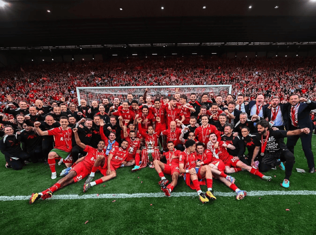 国乒香港训练！王楚钦一身黄好亮眼，莎莎苦练反手，陈幸同回归（国乒香港集训：王楚钦黄装吸睛，莎莎苦练反手，陈幸同回归）