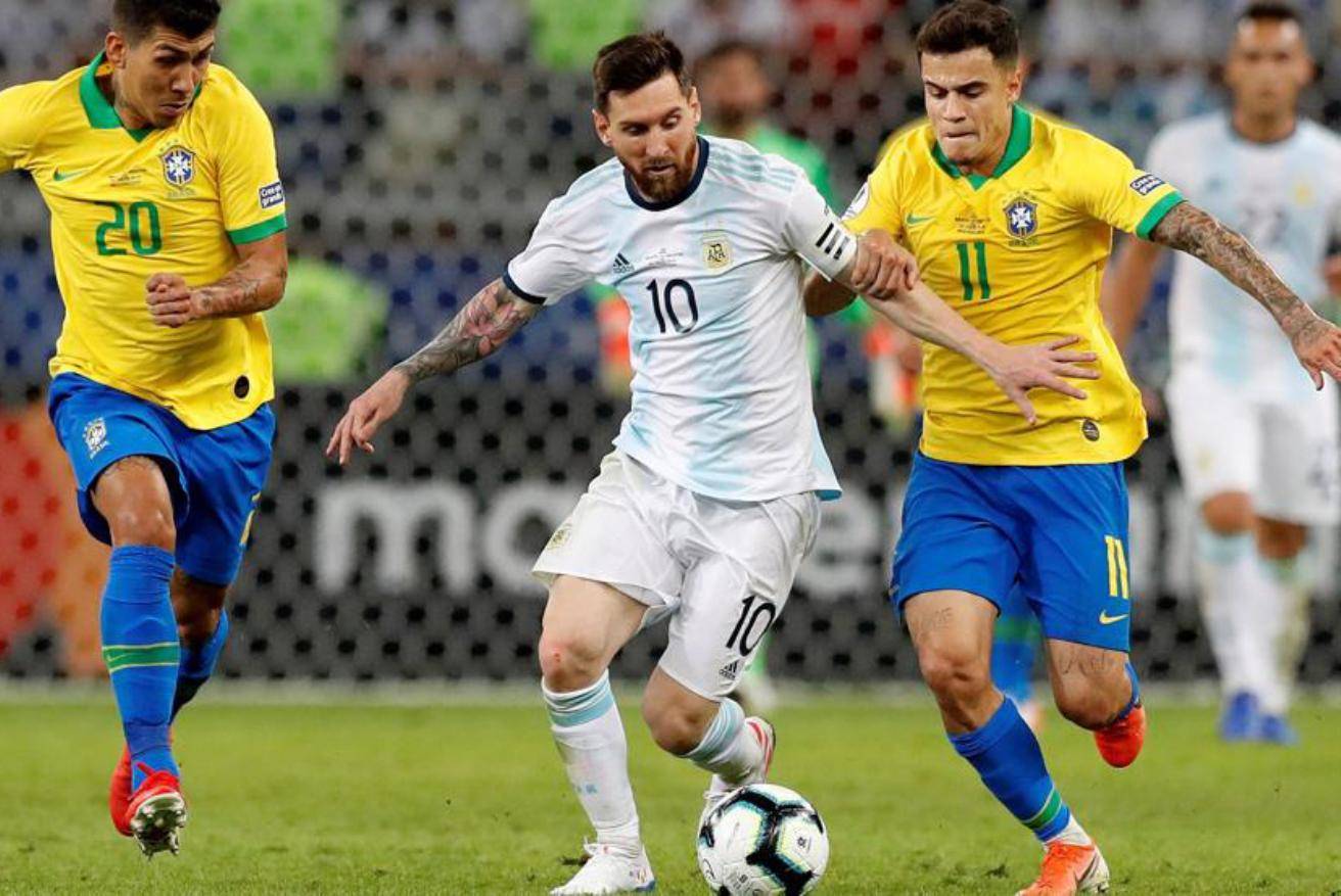 11球，巴萨是欧冠改制以来打入乌龙球最多的球队（欧冠改制以来，巴萨以11个乌龙球居首）