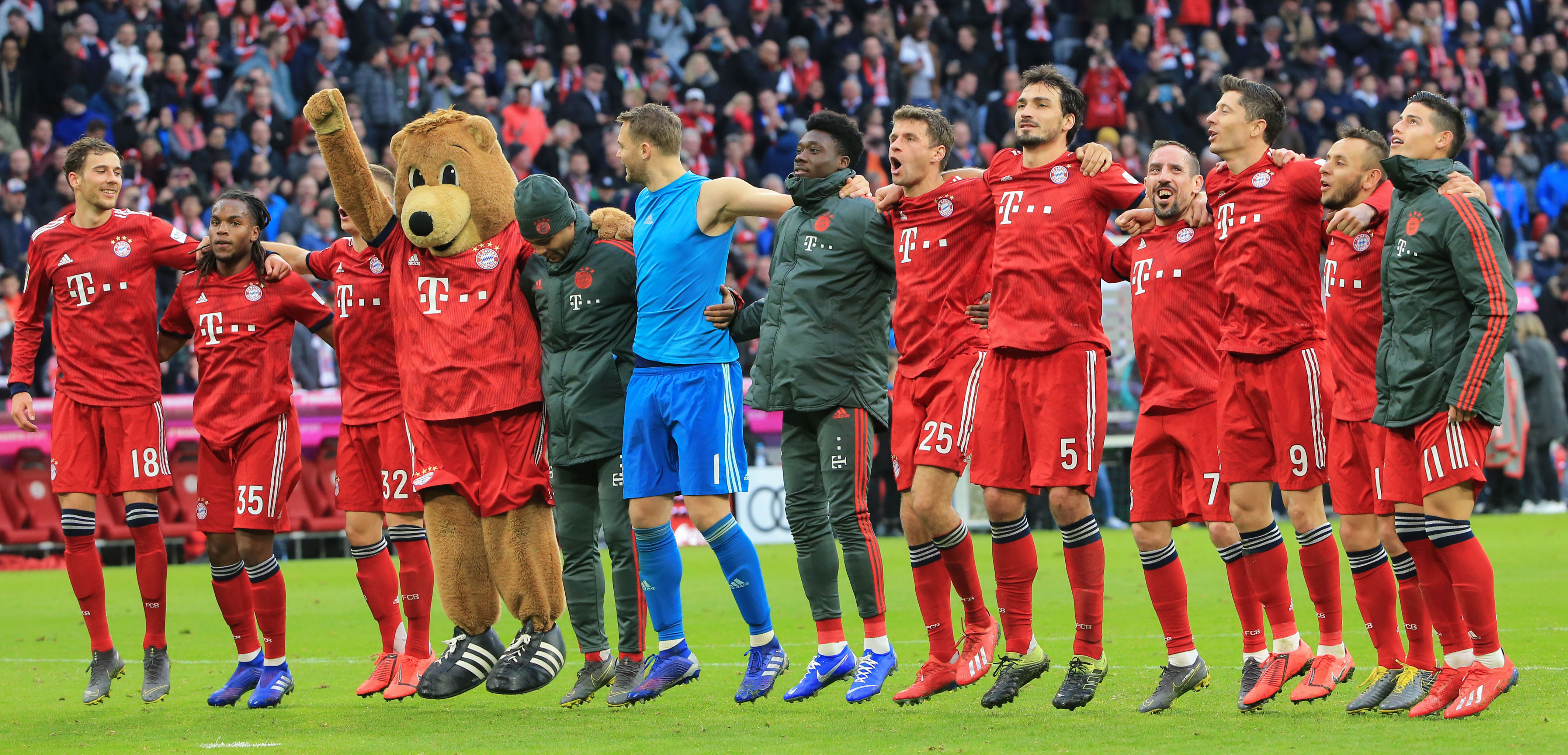 梅西是否参加世界杯？斯卡洛尼：我不知道；踢安哥拉他会出场（斯卡洛尼：梅西世界杯参赛未定，对阵安哥拉将出场）