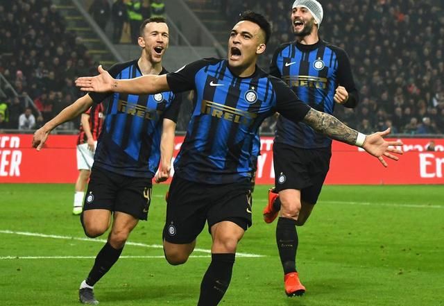 英媒：吉达国民想世界杯后签维尼修斯，准备开5年10亿欧薪水（英媒：吉达国民计划在世界杯后签下维尼修斯，拟奉上5年总薪10亿欧合同）