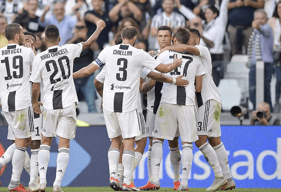 记者：谢维军在昨天的比赛中肋骨又裂了（记者：谢维军在昨日比赛中肋骨再次裂伤）