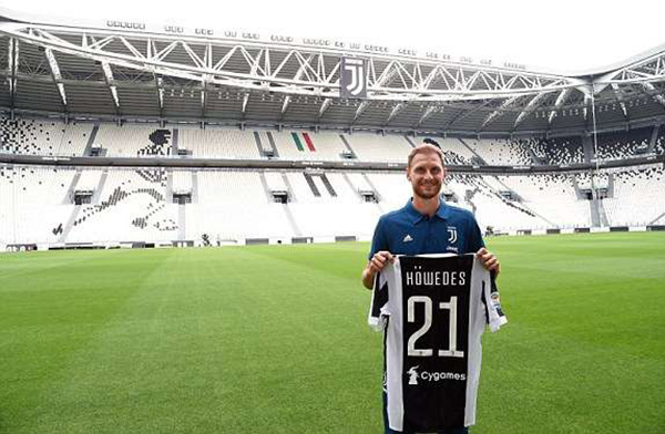 执教球队前4场3次战平，斯帕莱蒂是尤文队史主帅第二人（上任前四战三平，斯帕莱蒂成尤文队史第二位达成此纪录的主帅）