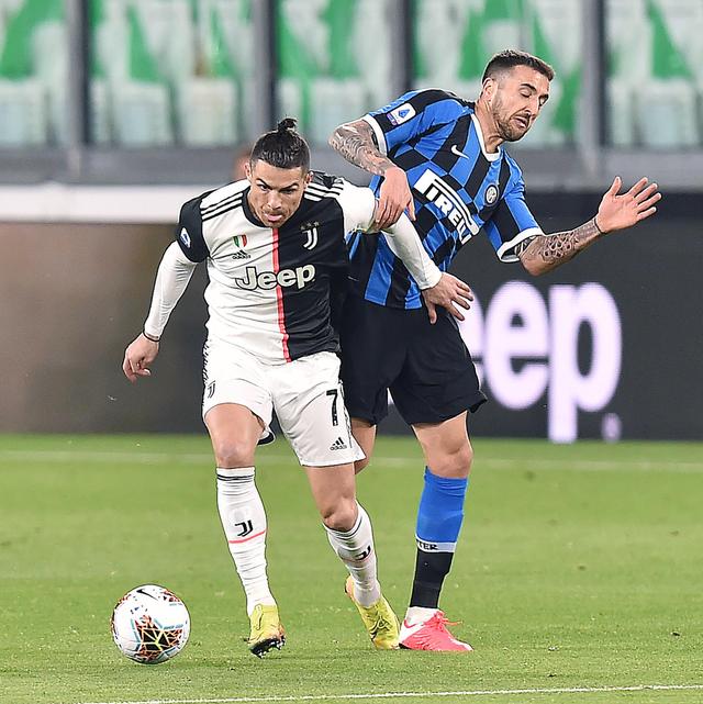 半场战报：美因茨0-1佛罗伦萨，佐姆破门（半场快讯：佛罗伦萨暂1-0领先美因茨，佐姆建功）