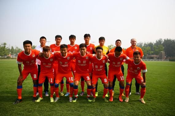 皇马官方：阿诺德左腿股四头肌股直肌损伤；据悉缺阵约两个月（皇马官宣：阿诺德左大腿股直肌受伤，预计伤停约两个月）