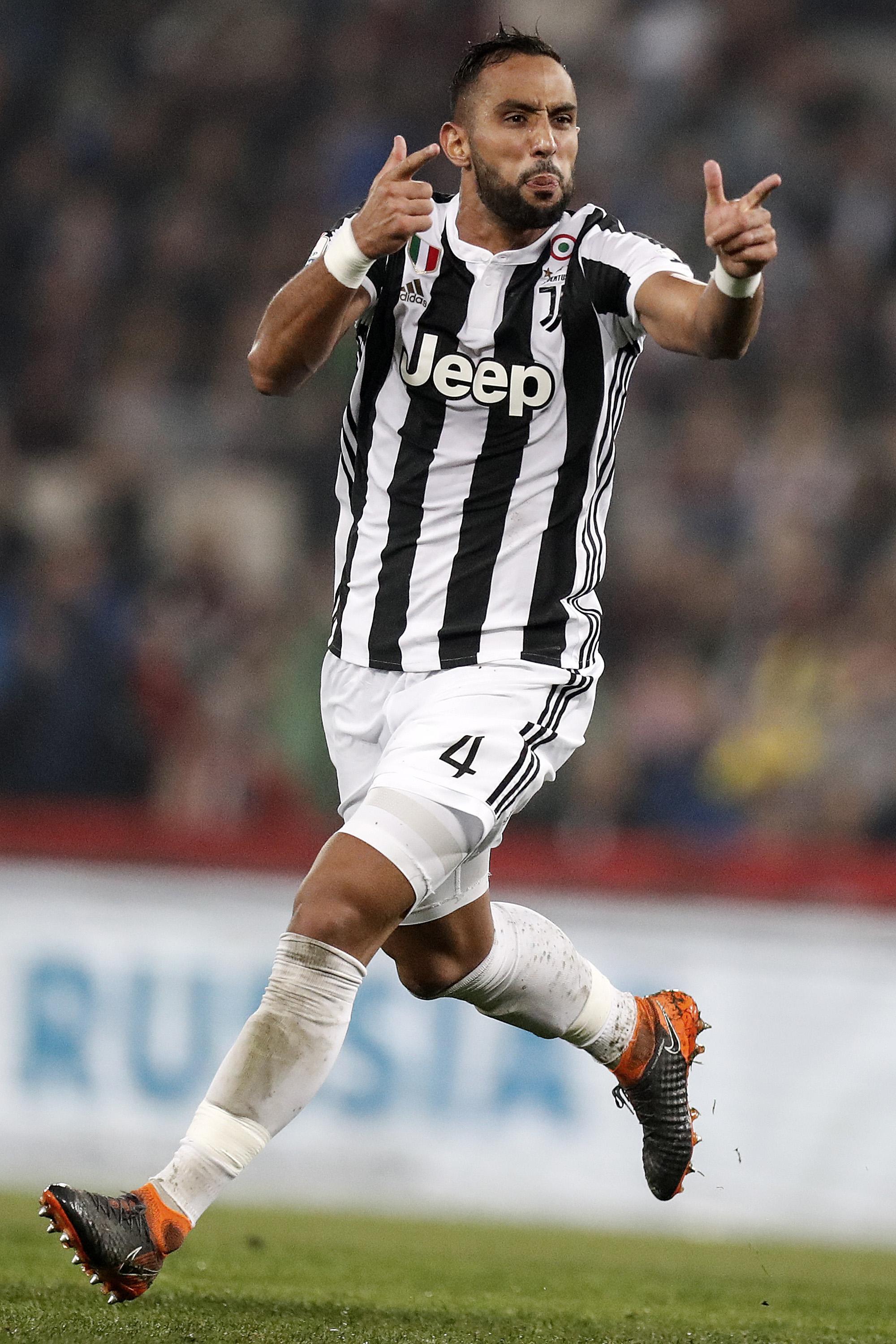 马卡：小西蒙尼如今表现出色，离不开梅西对他的明智建议（马卡：小西蒙尼状态火热，梅西的点拨功不可没）